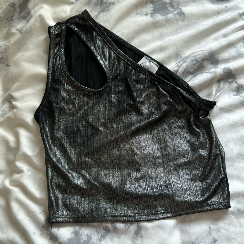Grayish/metallic going out shirt